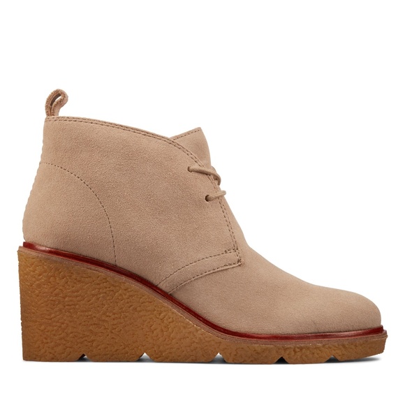 Clarks Clarkford DBT Sand Suede Chukka Ankle Boots Beige Wedge heel Booties 9 - Picture 4 of 14